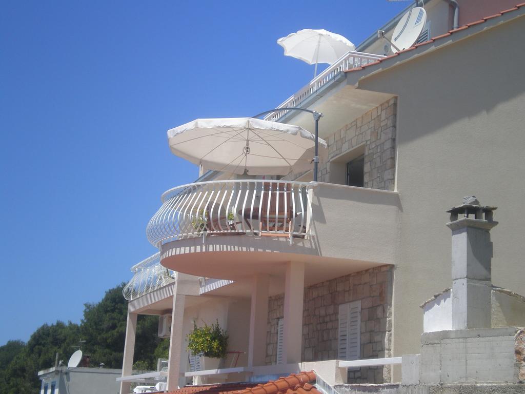 Apartments Tatjana Dominis Хвар Экстерьер фото