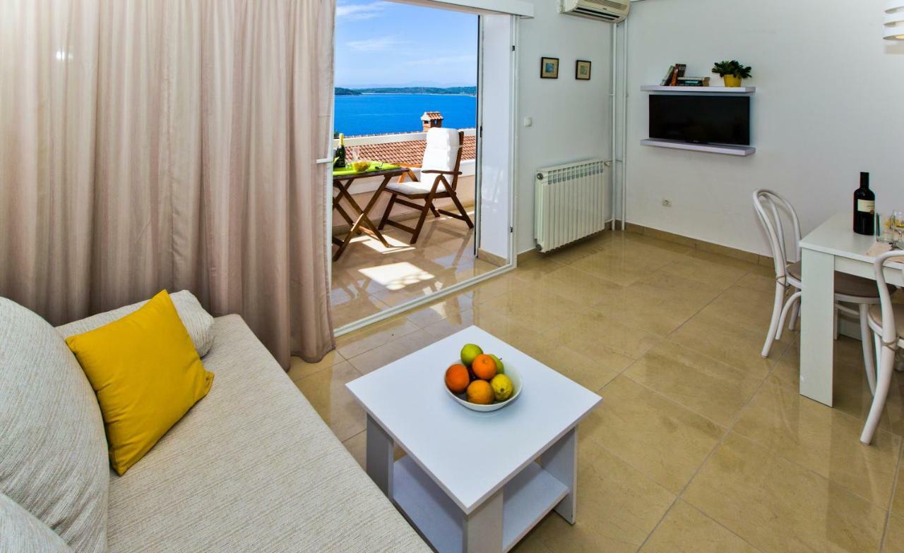Apartments Tatjana Dominis Хвар Экстерьер фото