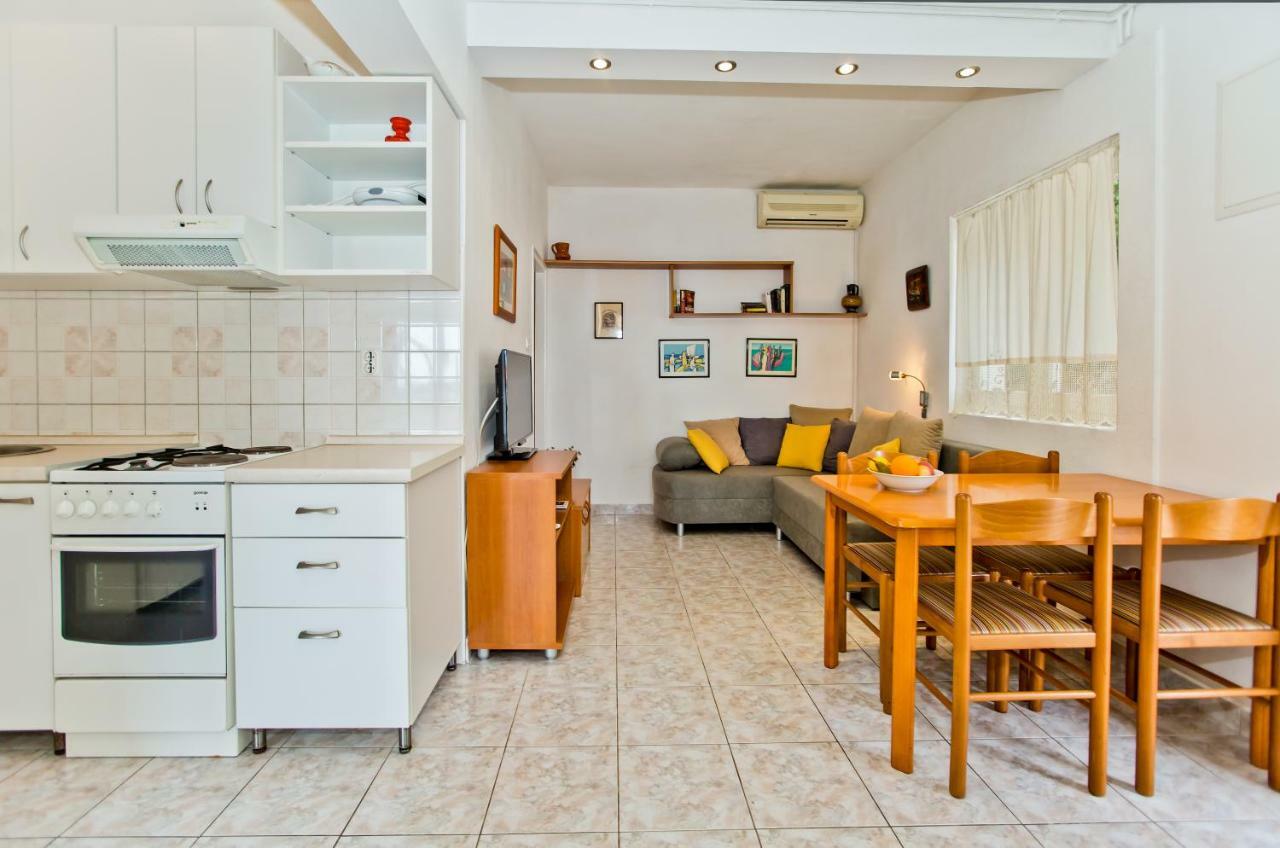Apartments Tatjana Dominis Хвар Экстерьер фото