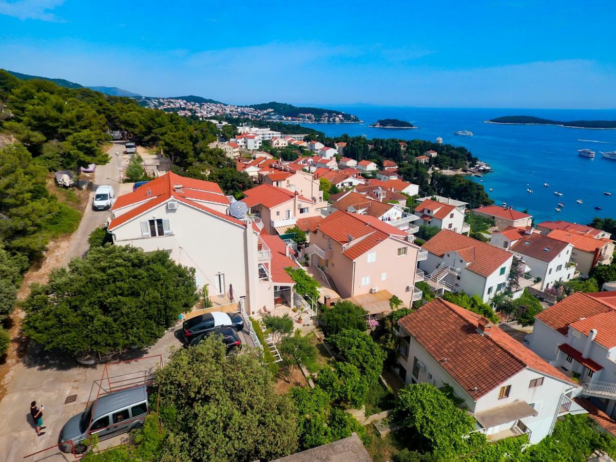 Apartments Tatjana Dominis Хвар Экстерьер фото